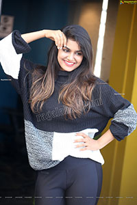 Sanjana Anand in Black Sweatshirt