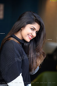 Sanjana Anand in Black Sweatshirt