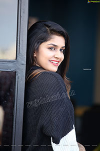 Sanjana Anand in Black Sweatshirt