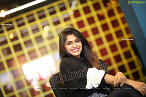 Sanjana Anand in Black Sweatshirt