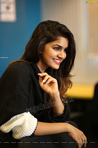 Sanjana Anand in Black Sweatshirt