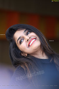 Sanjana Anand in Black Sweatshirt