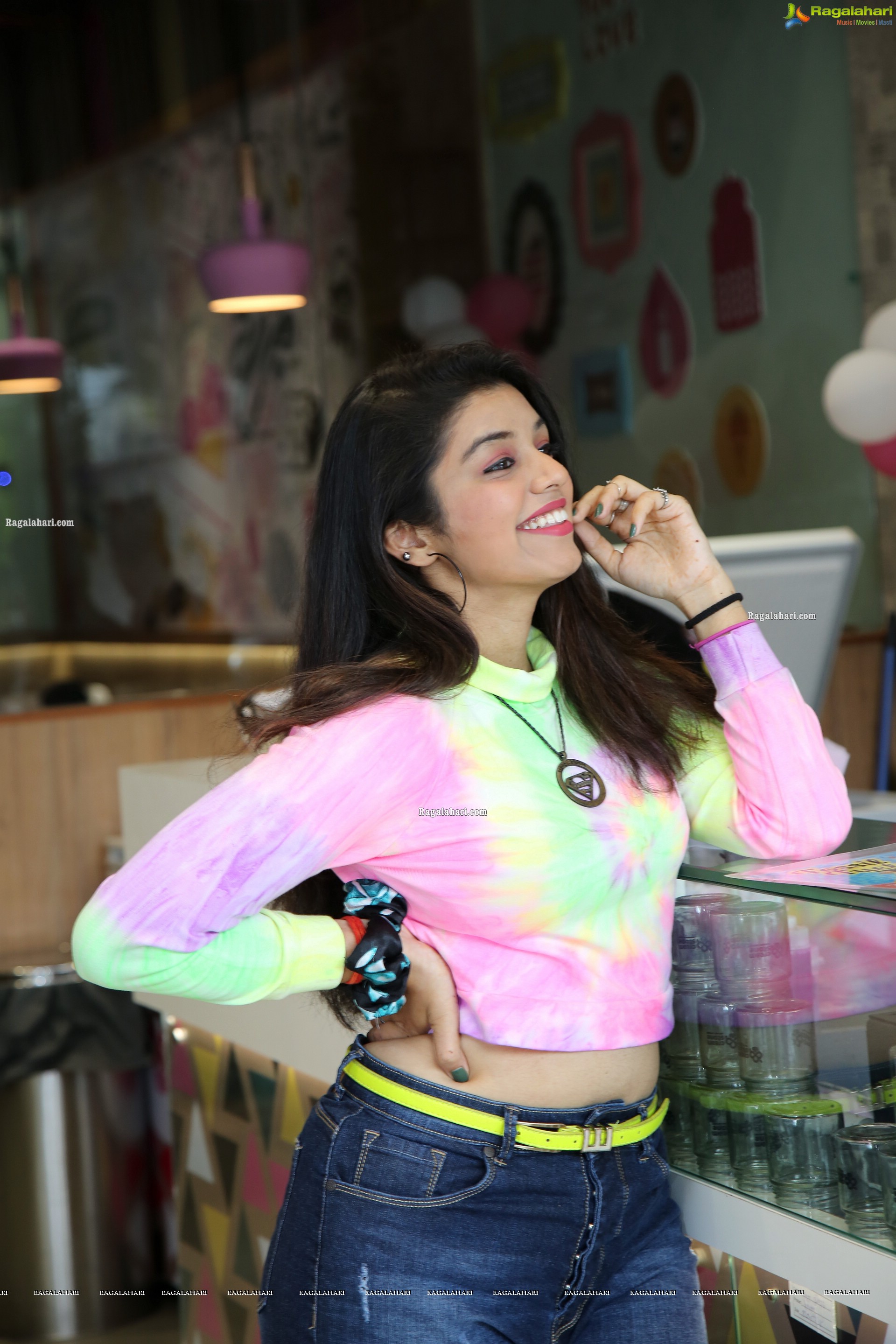 Shruthi Sharma Poses With an Ice Cream, HD Photo Gallery