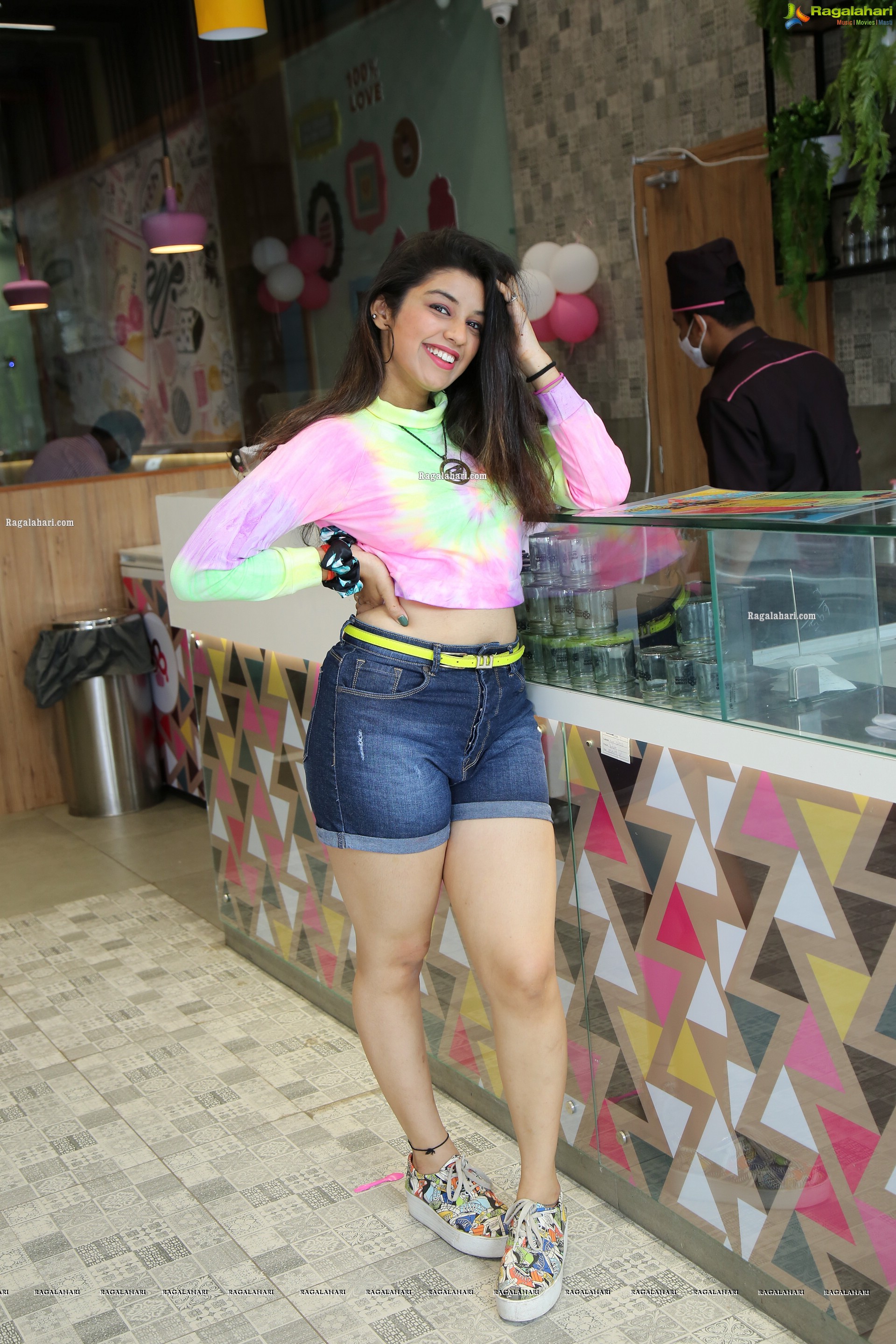 Shruthi Sharma Poses With an Ice Cream, HD Photo Gallery