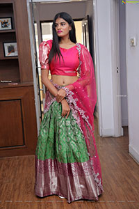 Sindhu Manthri in Green and Pink Lehenga Choli