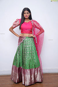 Sindhu Manthri in Green and Pink Lehenga Choli