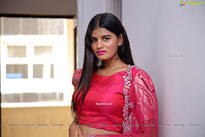 Sindhu Manthri in Green and Pink Lehenga Choli