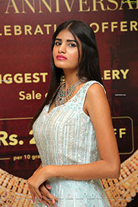 Sindhu Manthri Showcases a Collection of Tibarumal Jewellers