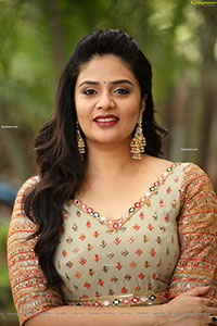 Sreemukhi HD Stills at Crazy Uncles Movie Song Launch