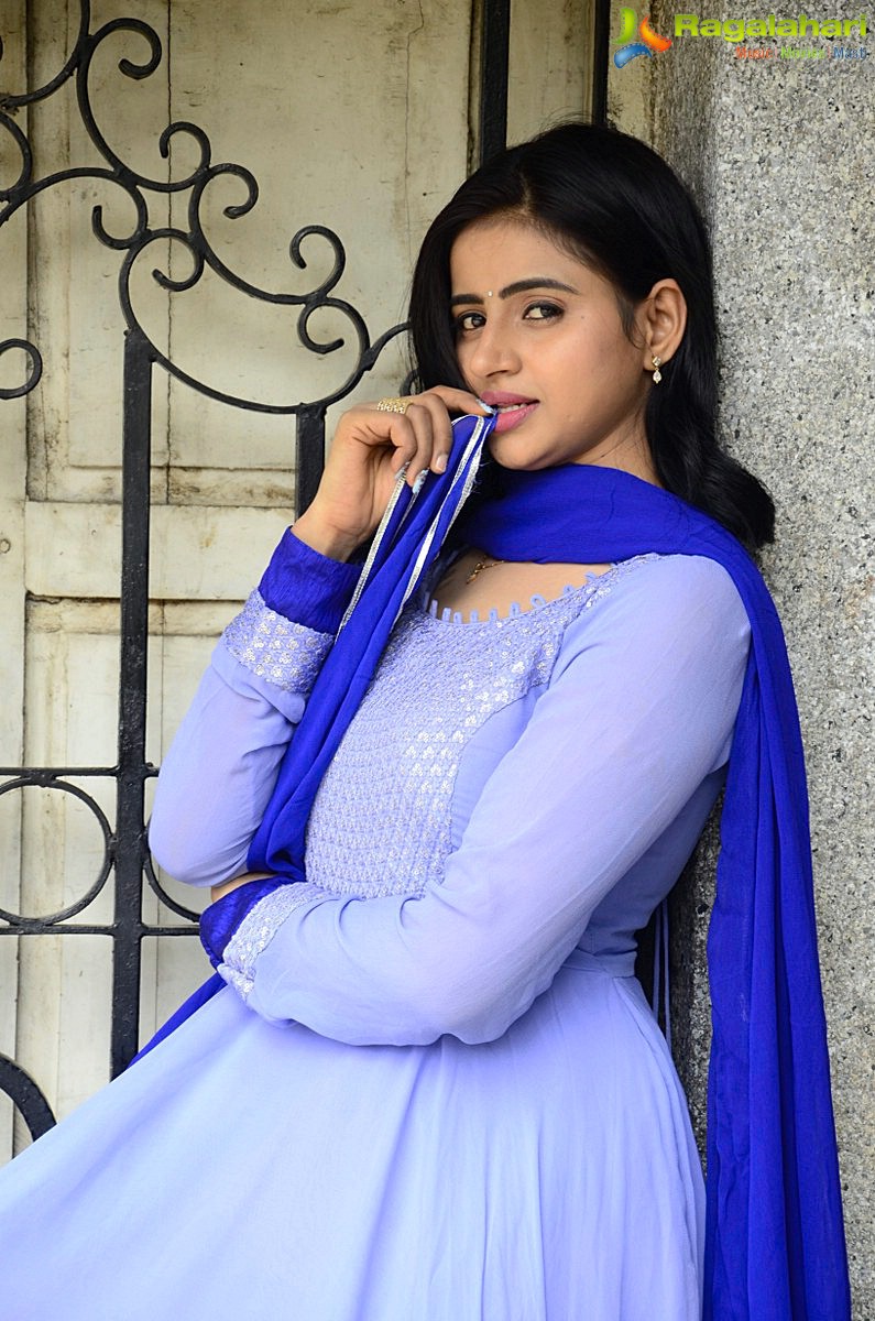 Naveena Reddy Latest Stills