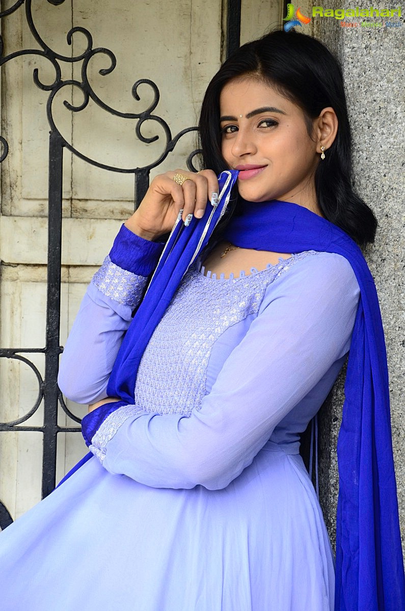 Naveena Reddy Latest Stills