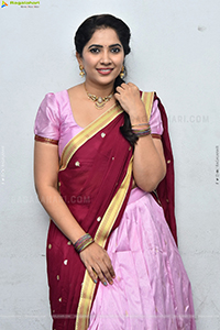 Anchor Indu at Nenu C/o Nuvvu Song Launch