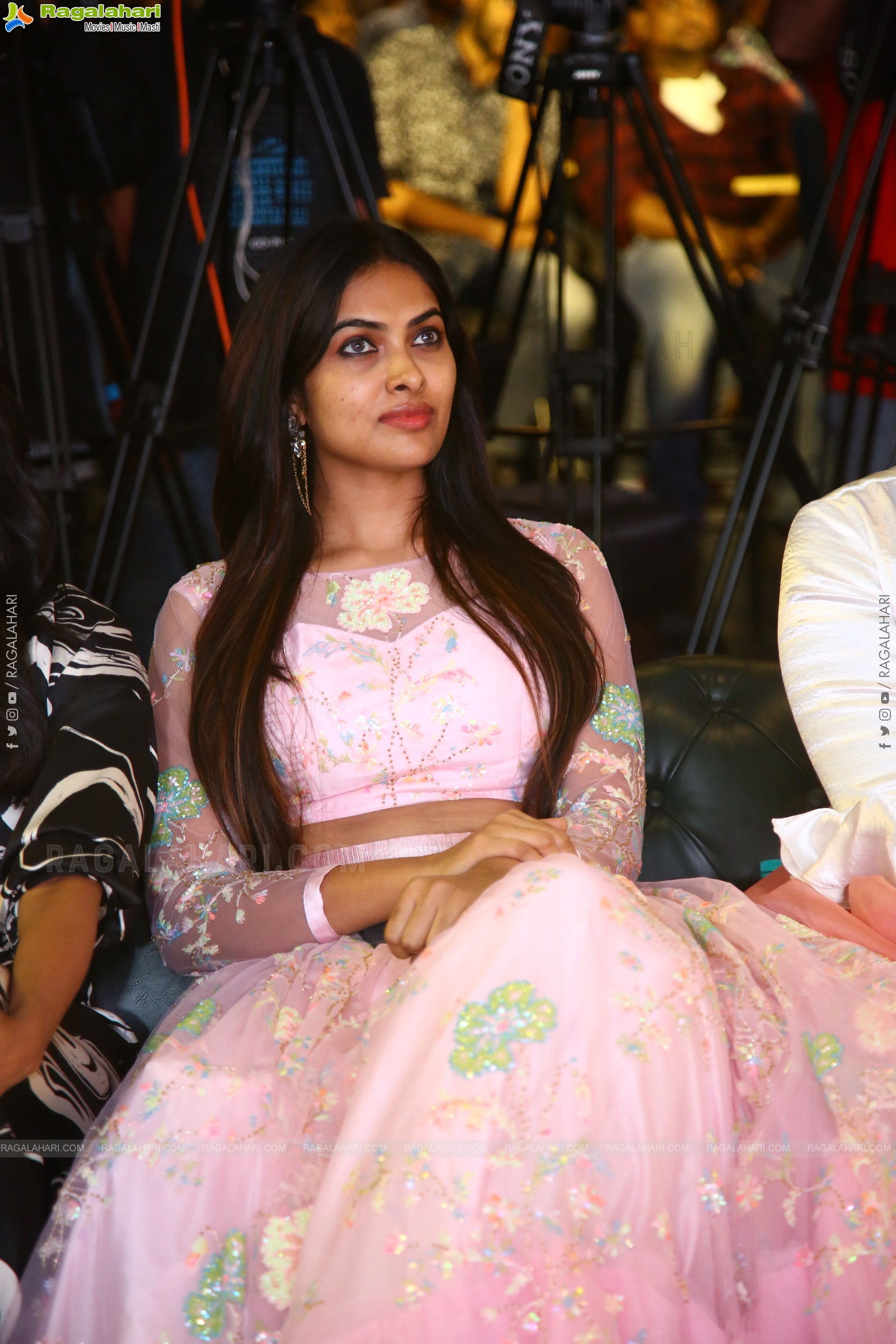 Divi Vadthya at Maa Neella Tank Pre-Release Event, HD Photo Gallery