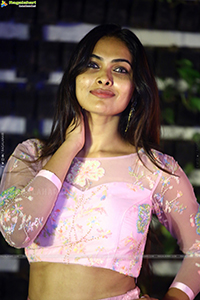 Divi Vadthya at Maa Neella Tank Pre-Release Event