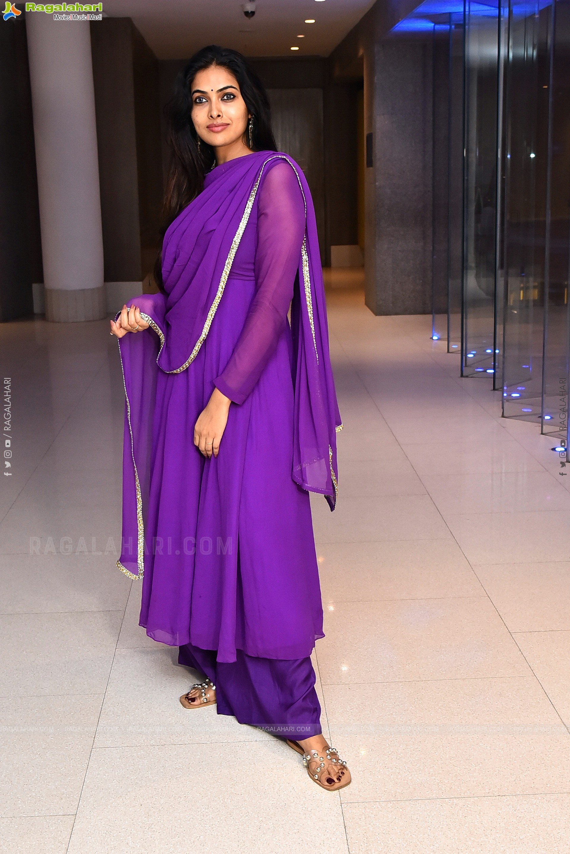 Divi Vadthya Stills at Parampara Season 2 Pre-Release Event