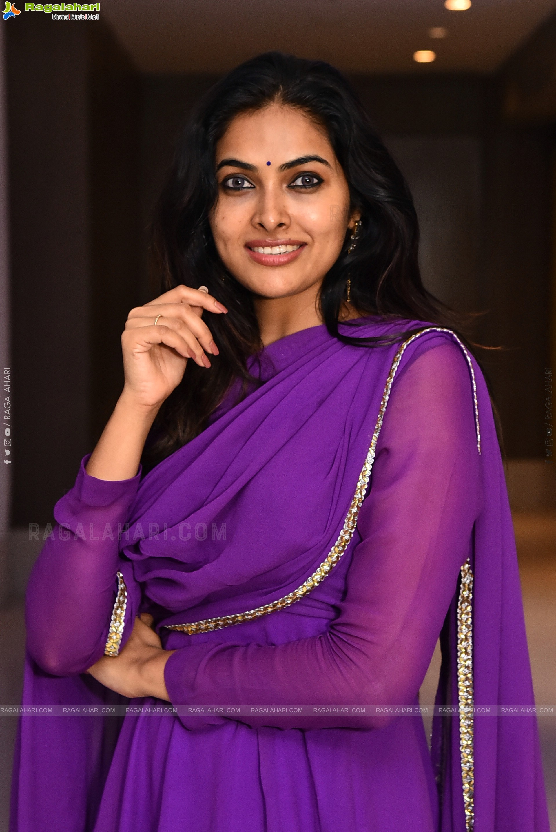 Divi Vadthya Stills at Parampara Season 2 Pre-Release Event