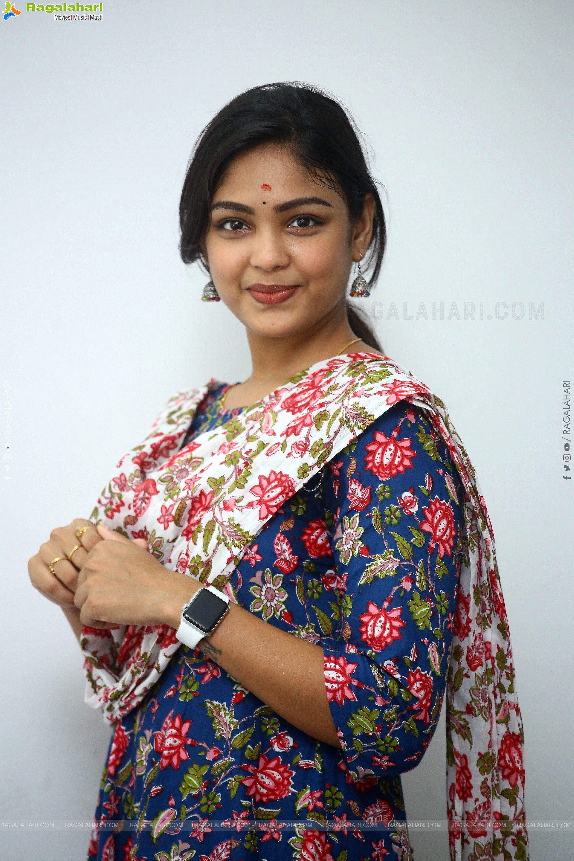 Lavanya Anuvarna at Big Ben Cinemas Prod. No.6 Movie Opening, HD Photo Gallery