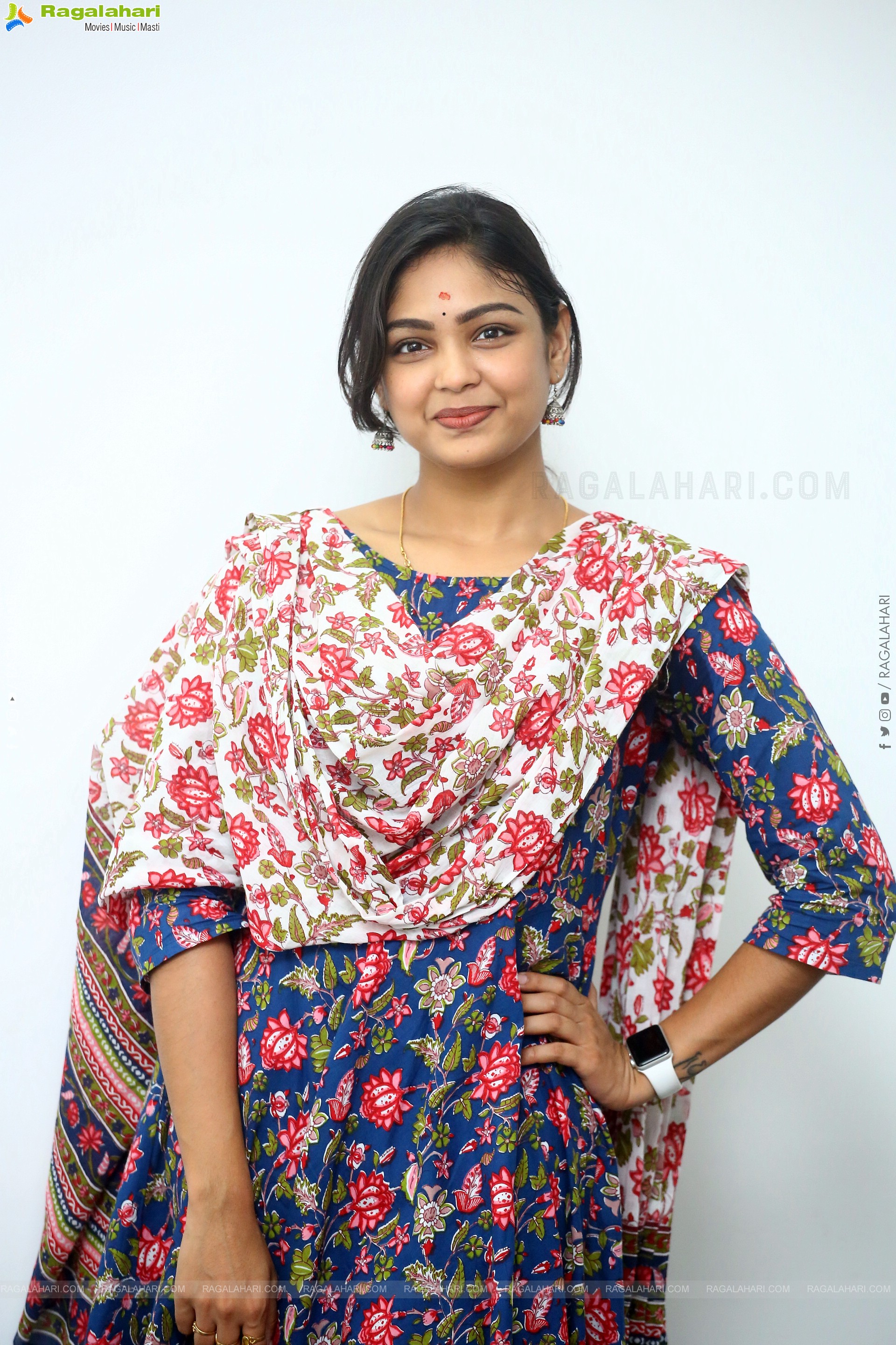 Lavanya Anuvarna at Big Ben Cinemas Prod. No.6 Movie Opening, HD Photo Gallery