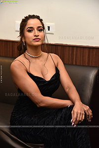 Pooja Bhalekar at Ladki Pre-Release Event