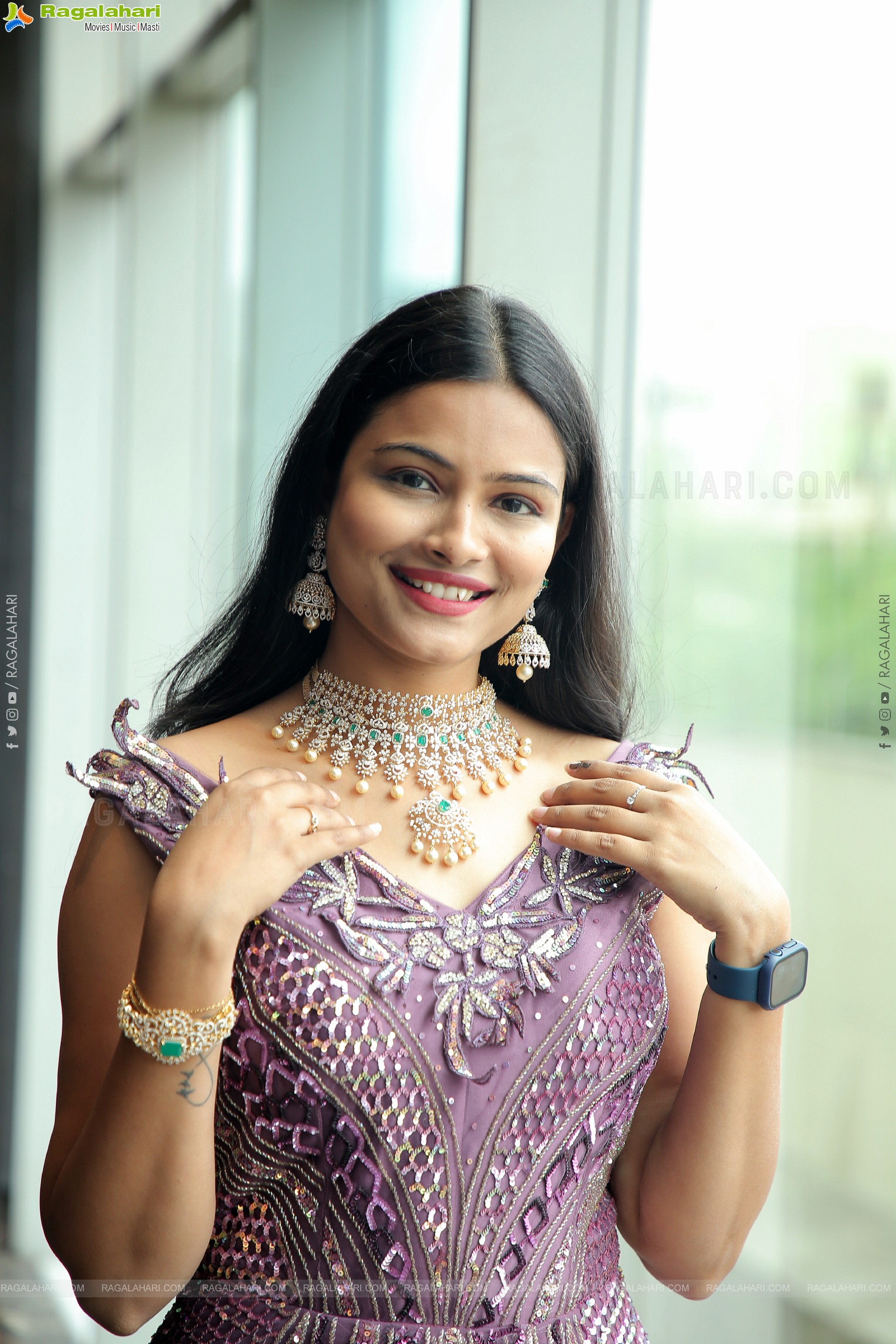 Priya Inturu Poses With Jewellery, HD Photo Gallery