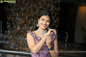 Priya Inturu Poses With Jewellery