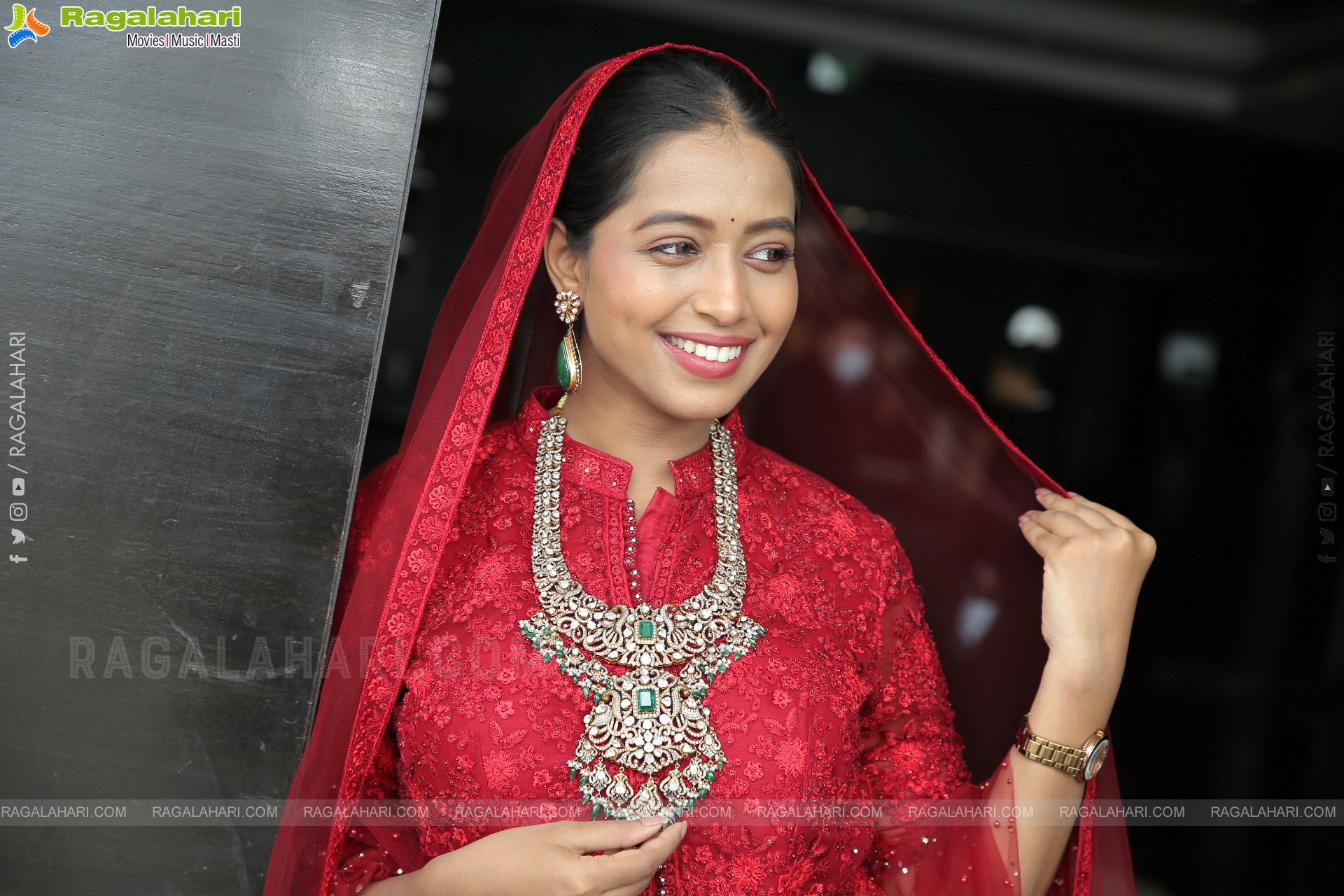 Rittika Chakraborty Poses With Jewellery, HD Photo Gallery