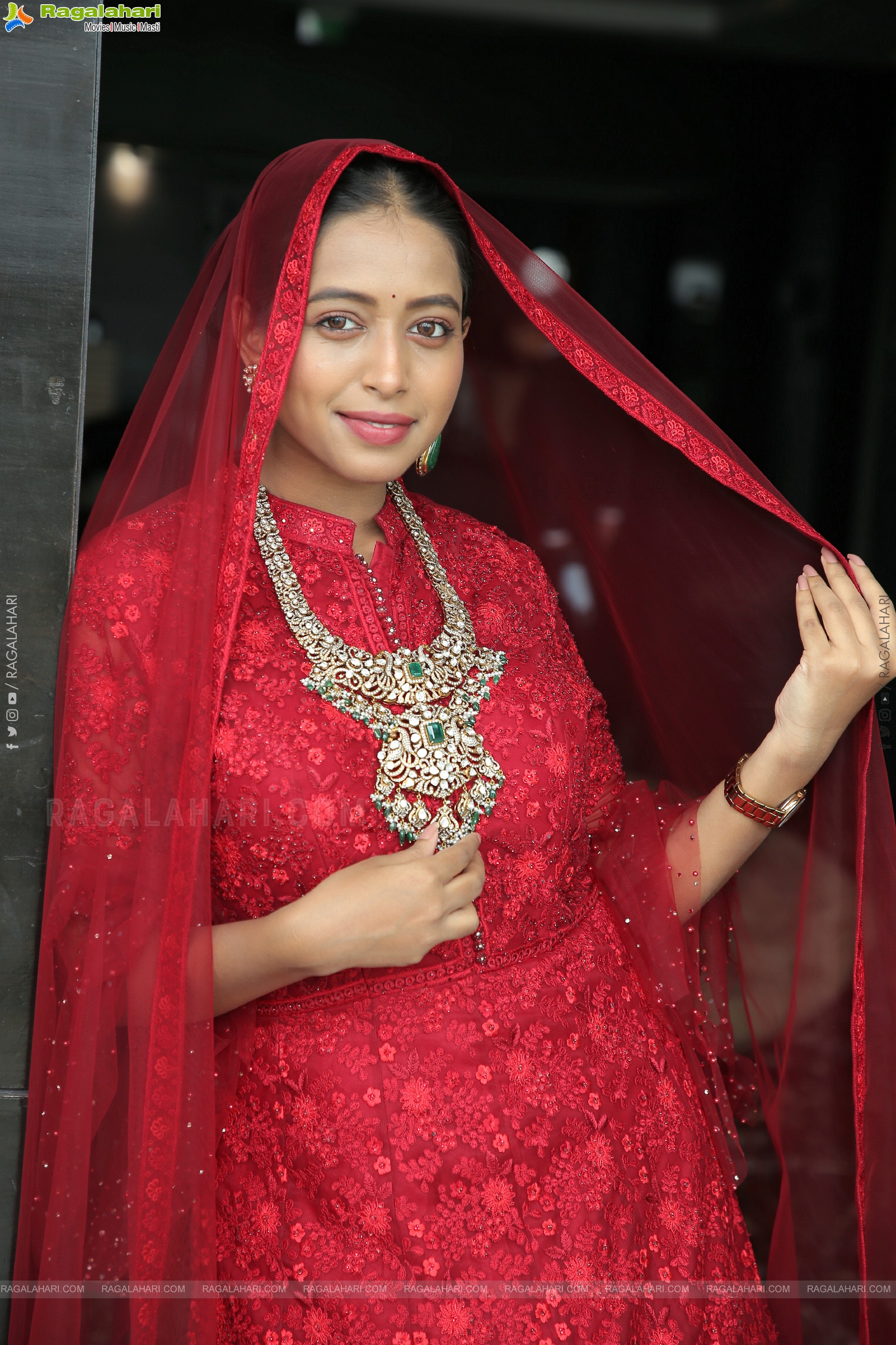 Rittika Chakraborty Poses With Jewellery, HD Photo Gallery