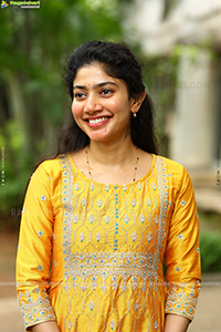 Sai Pallavi at Garg Movie Success Meet