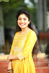 Sai Pallavi at Garg Movie Success Meet