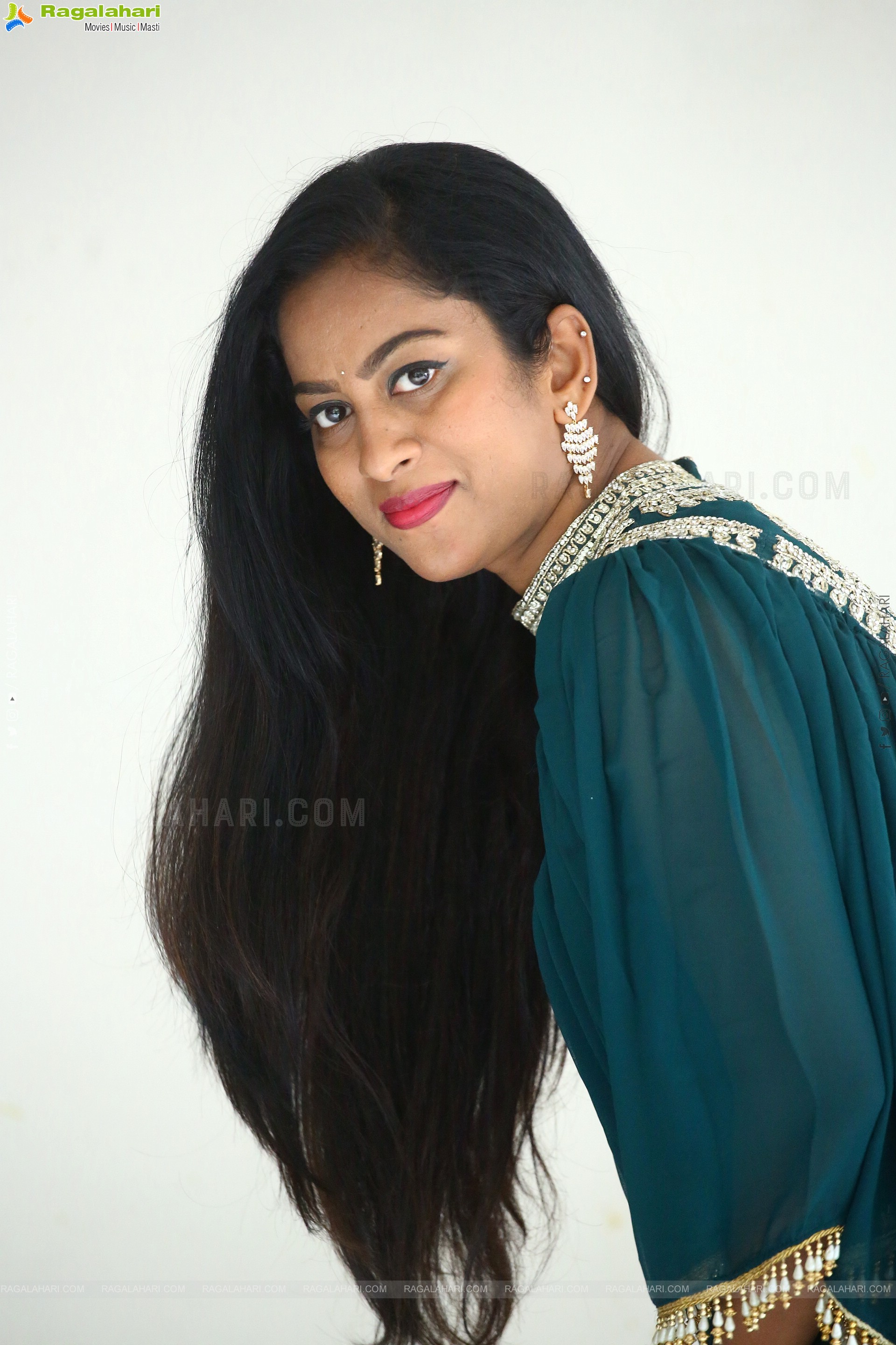 Sakshi at Droupathi Movie Trailer Launch, HD Photo Gallery