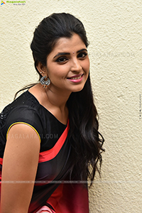 Anchor Shyamala at Ladki Pre-Release Event