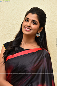 Anchor Shyamala at Ladki Pre-Release Event