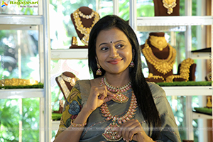 Suma Kanakala at C. Krishnaiah Chetty Jewellery