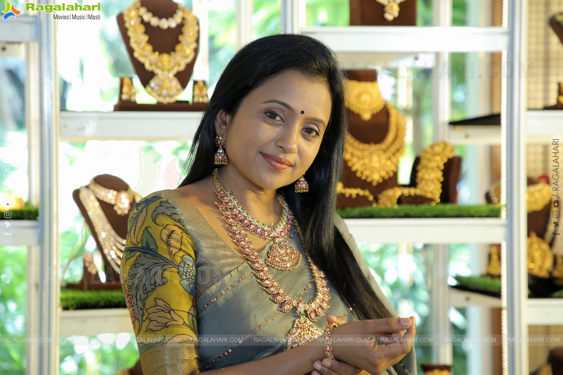 Suma Kanakala Stills at C. Krishnaiah Chetty Group Of Jewellers' Jewellery Exhibition