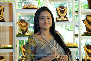 Suma Kanakala at C. Krishnaiah Chetty Jewellery