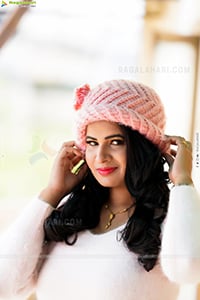 Anusha Venugopal in Baby Pink Sweatshirt