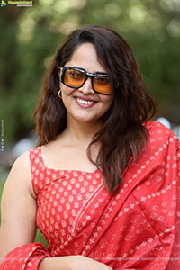 Anasuya Bharadwaj at Vimanam Success Meet, HD Gallery