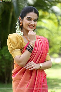 Aparna Janardanan at Love You Ram Pressmeet, HD Gallery