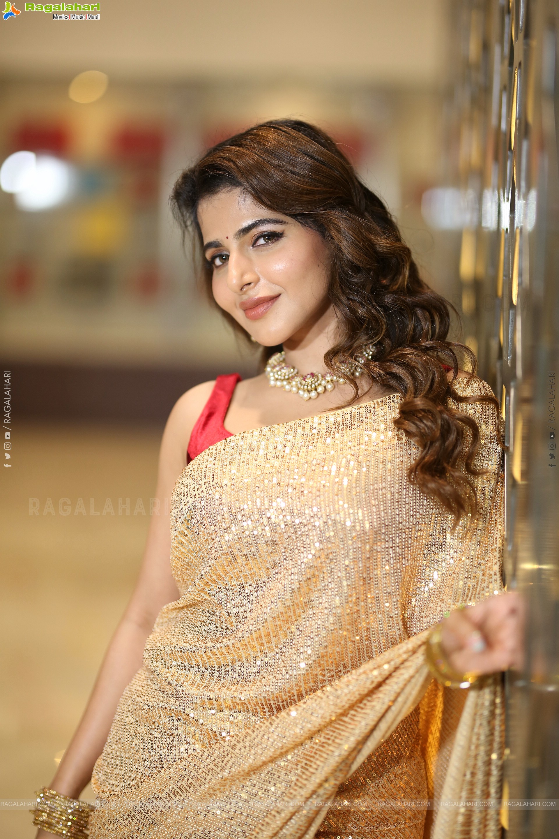 Iswarya Menon at Spy Pre Release Event, HD Gallery