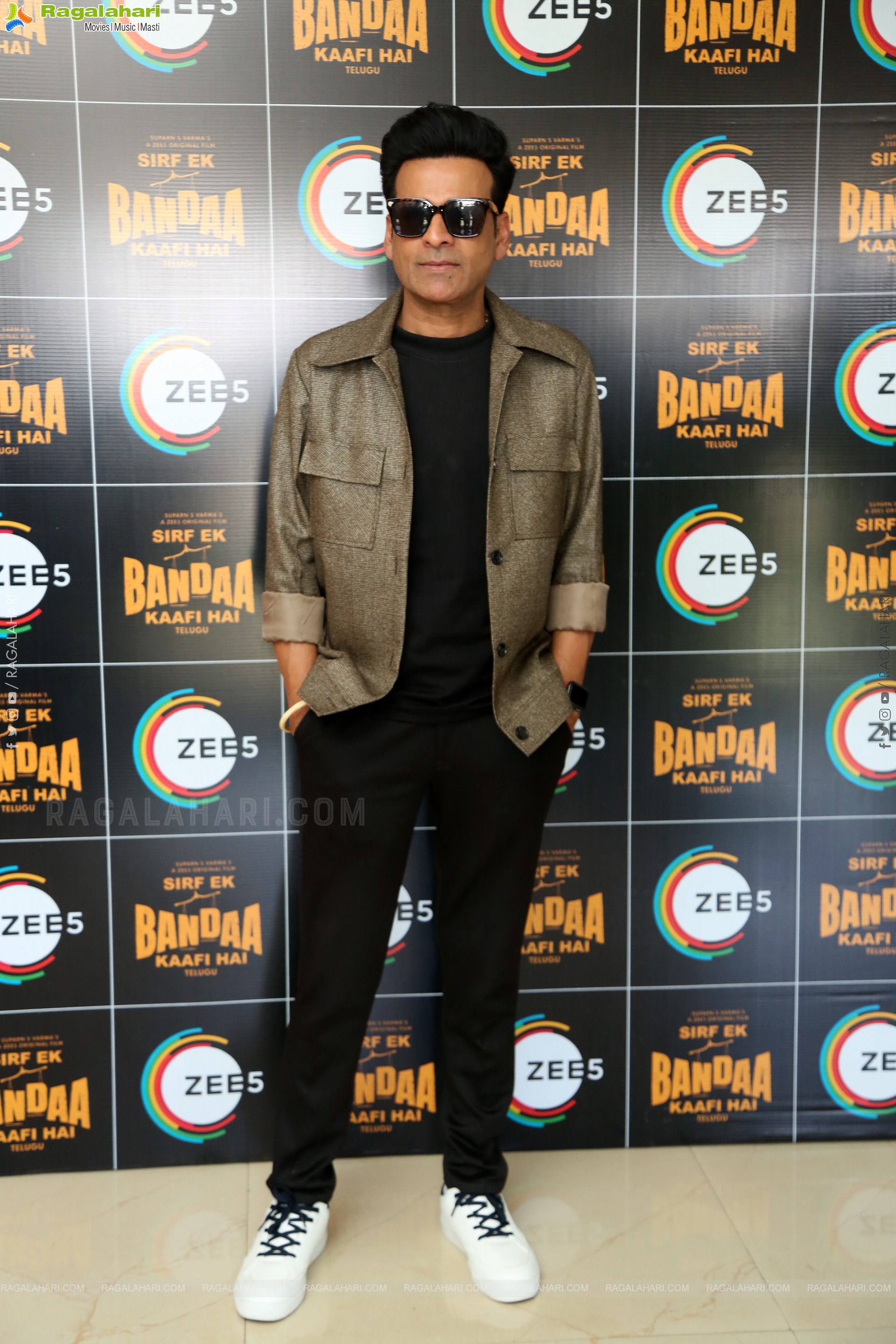 Manoj Bajpayee at Sirf Ek Bandaa Kaafi Hai Pressmeet, HD Gallery