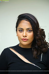 Nandita Swetha at OMG Movie Pressmeet, HD Gallery