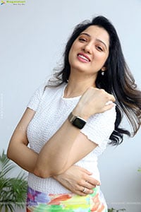 Actress Richa Panai at Circle Interview, HD Gallery
