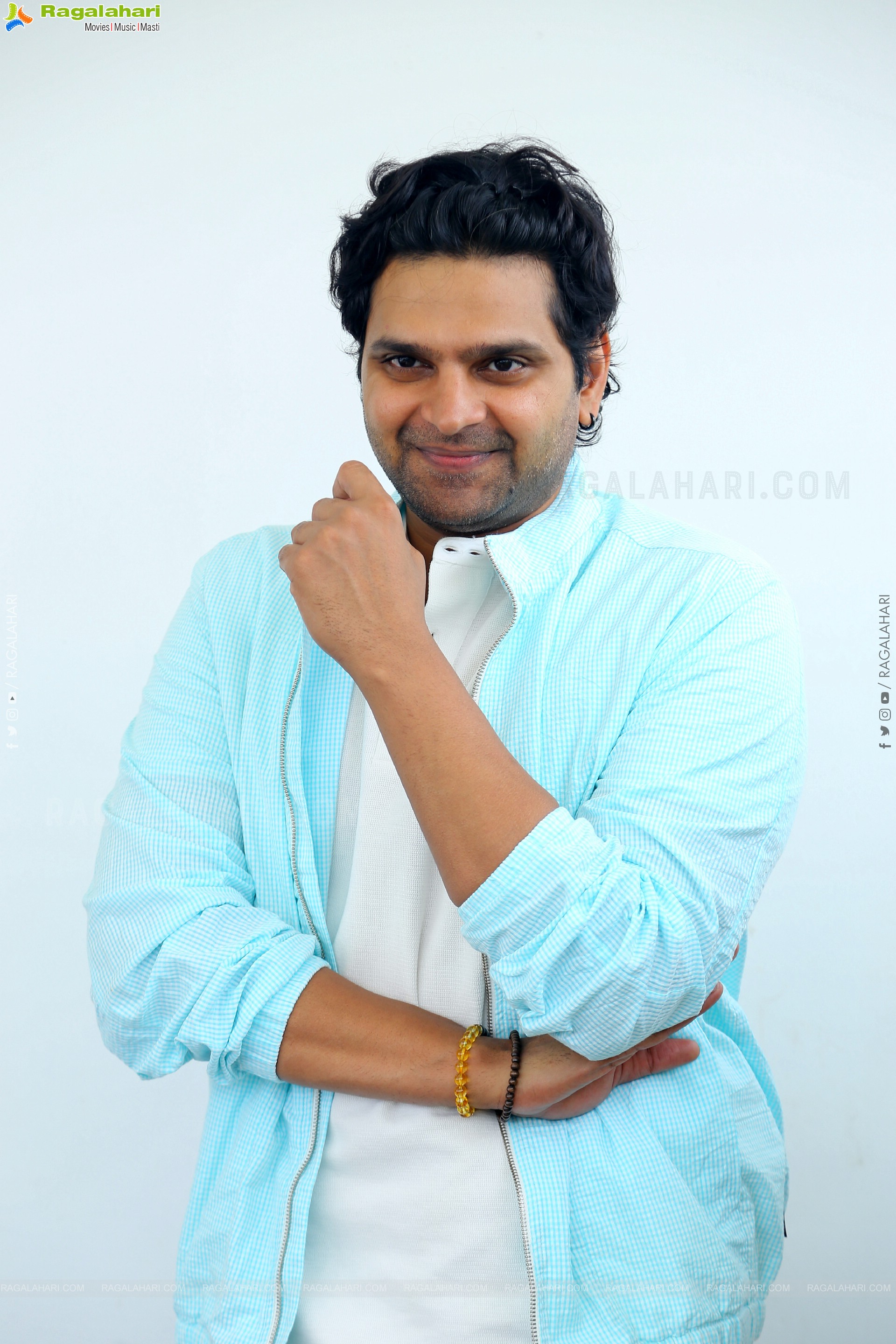 Sree Vishnu at Samajavaragamana Interview, HD Gallery