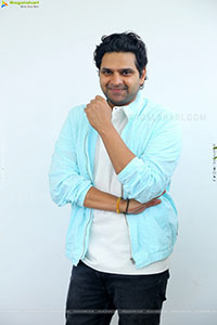 Sree Vishnu at Samajavaragamana Interview, HD Gallery