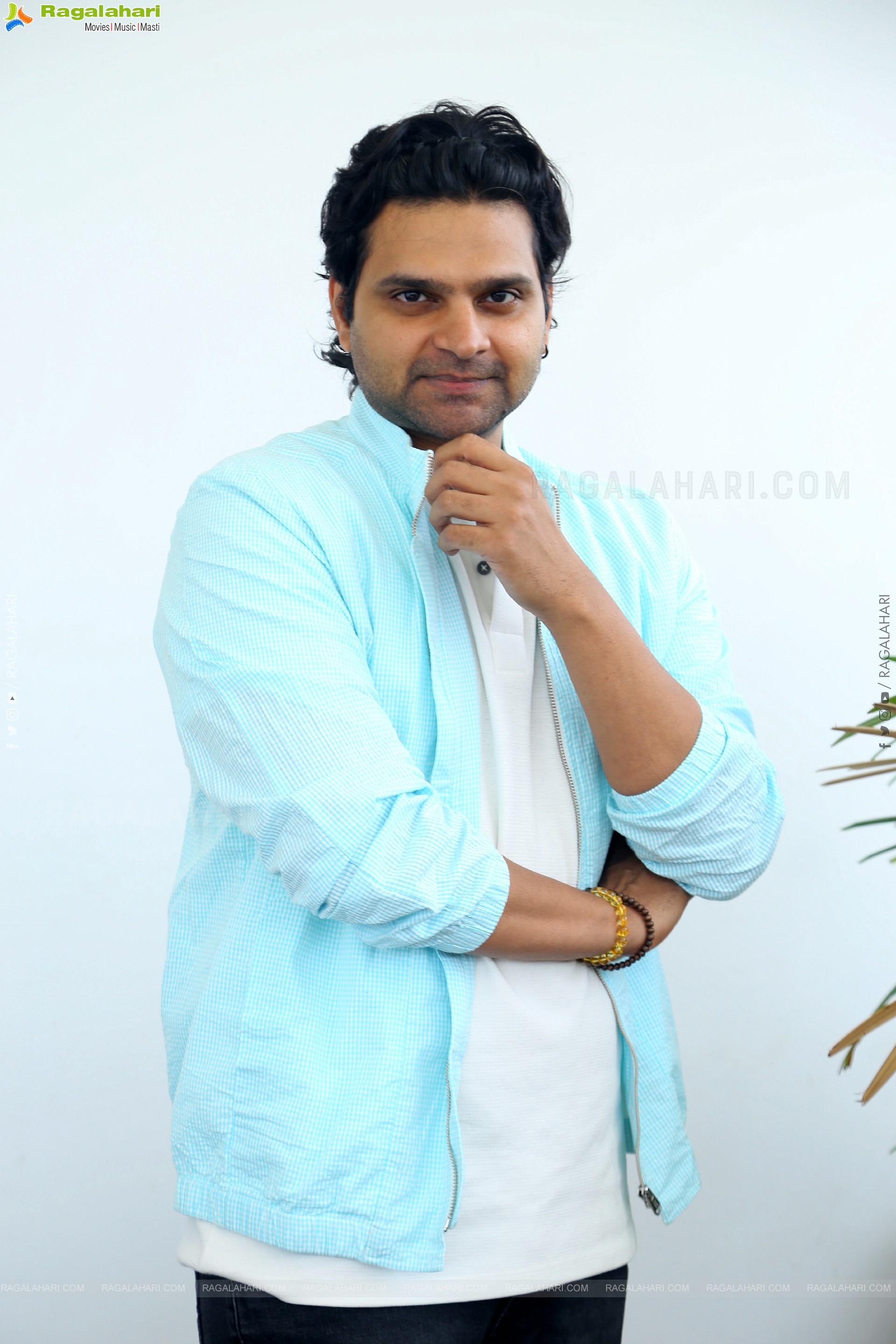 Sree Vishnu at Samajavaragamana Interview, HD Gallery