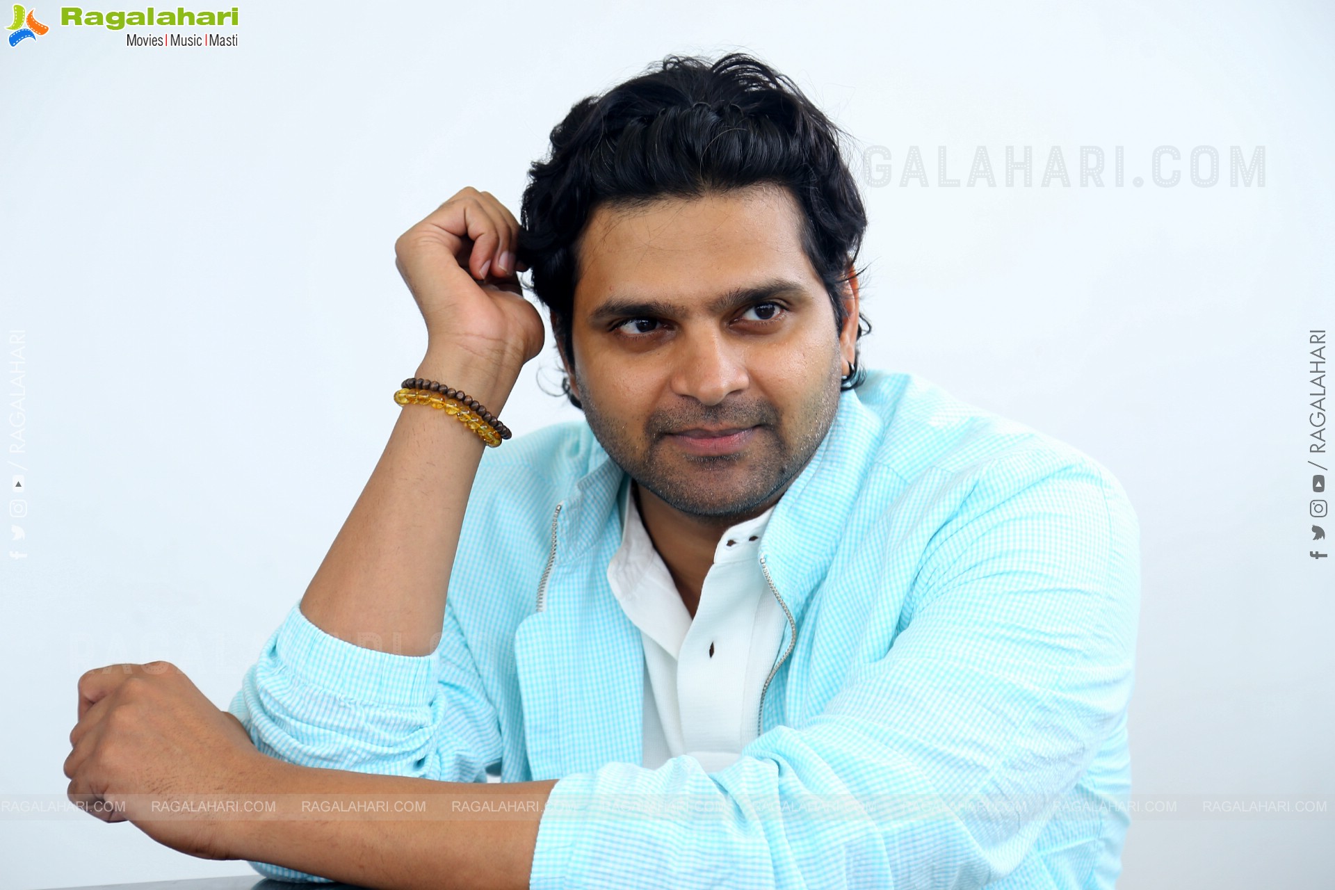 Sree Vishnu at Samajavaragamana Interview, HD Gallery