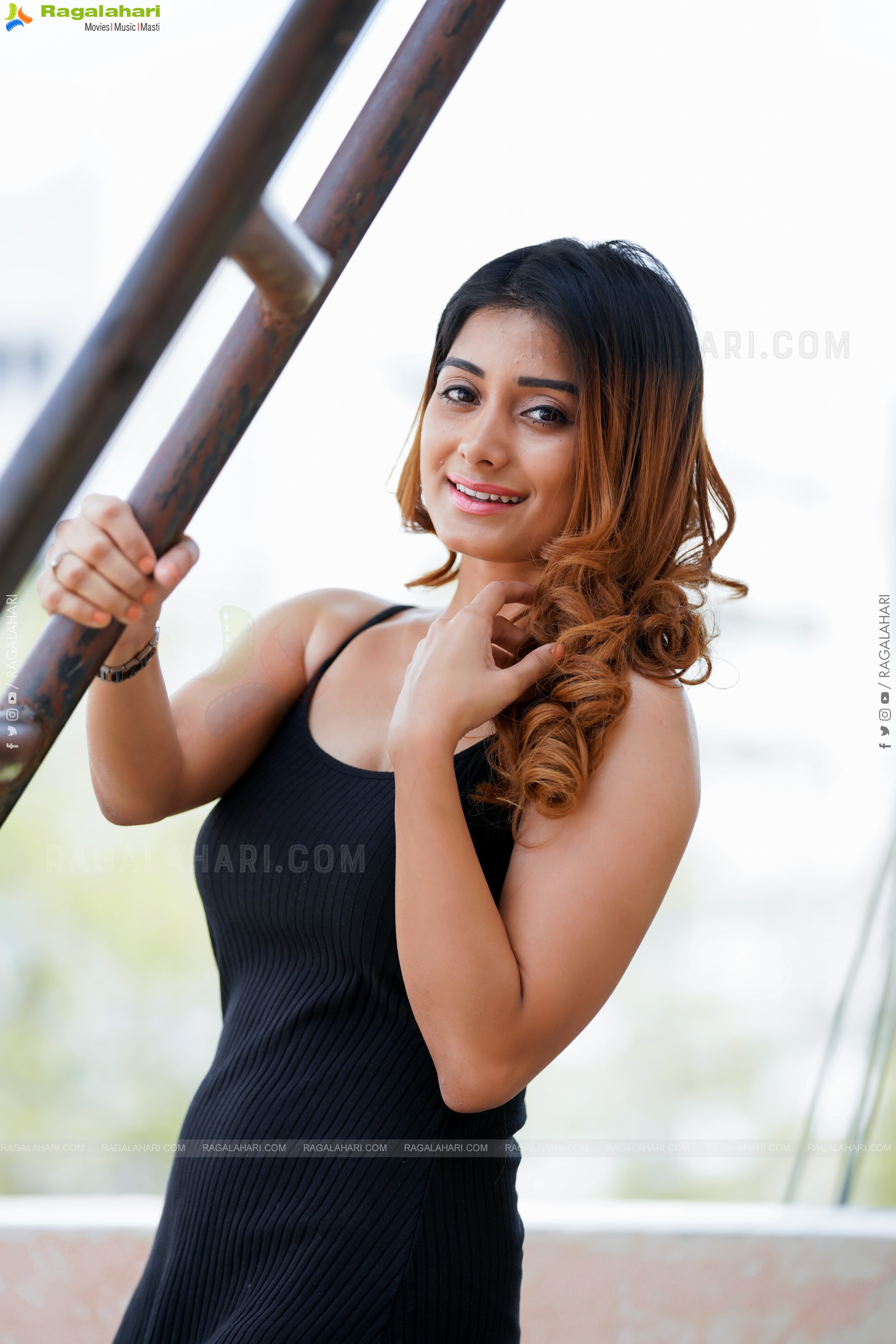 Kanika Wadhwa Exclusive Photoshoot, HD Gallery