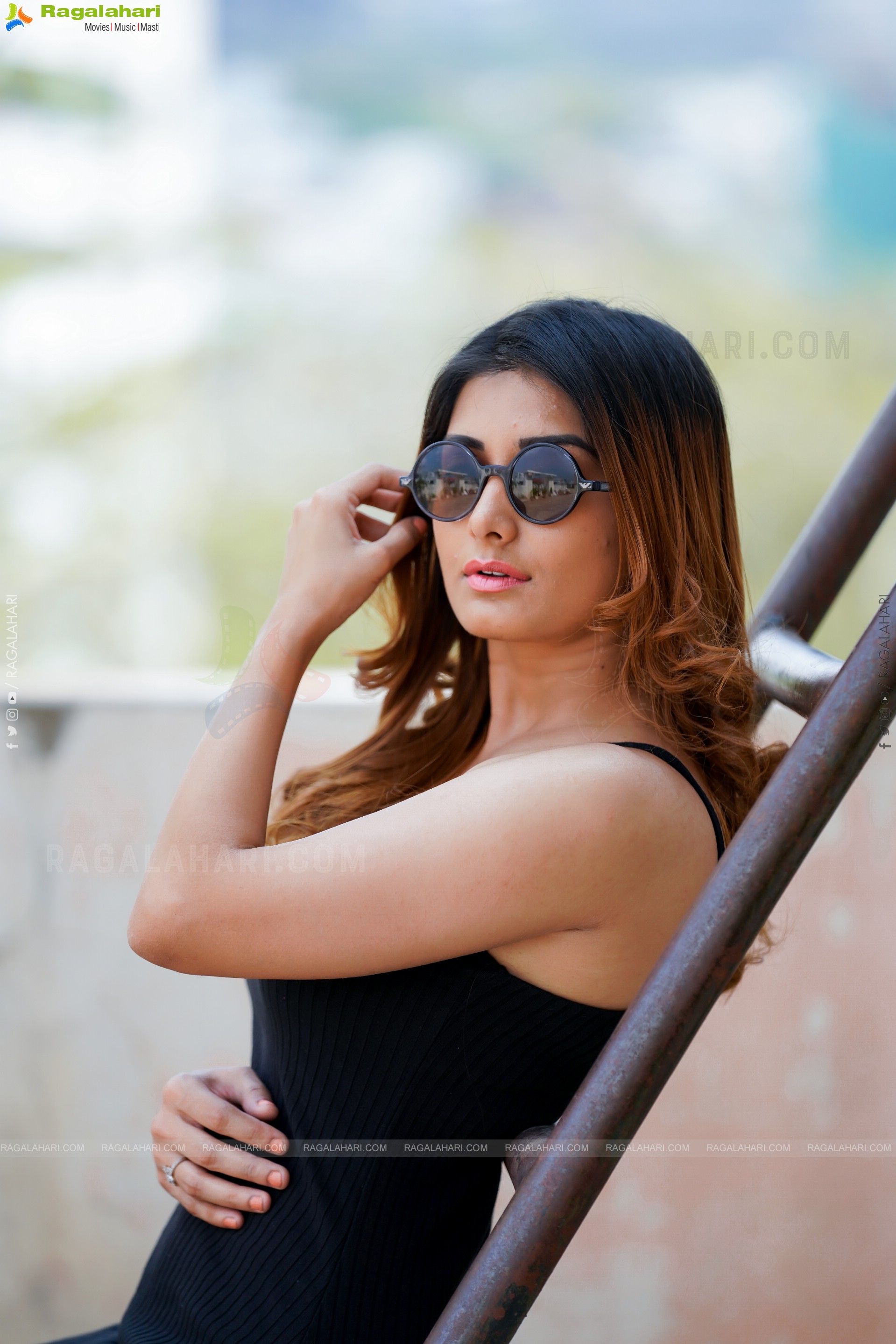 Kanika Wadhwa Exclusive Photoshoot, HD Gallery