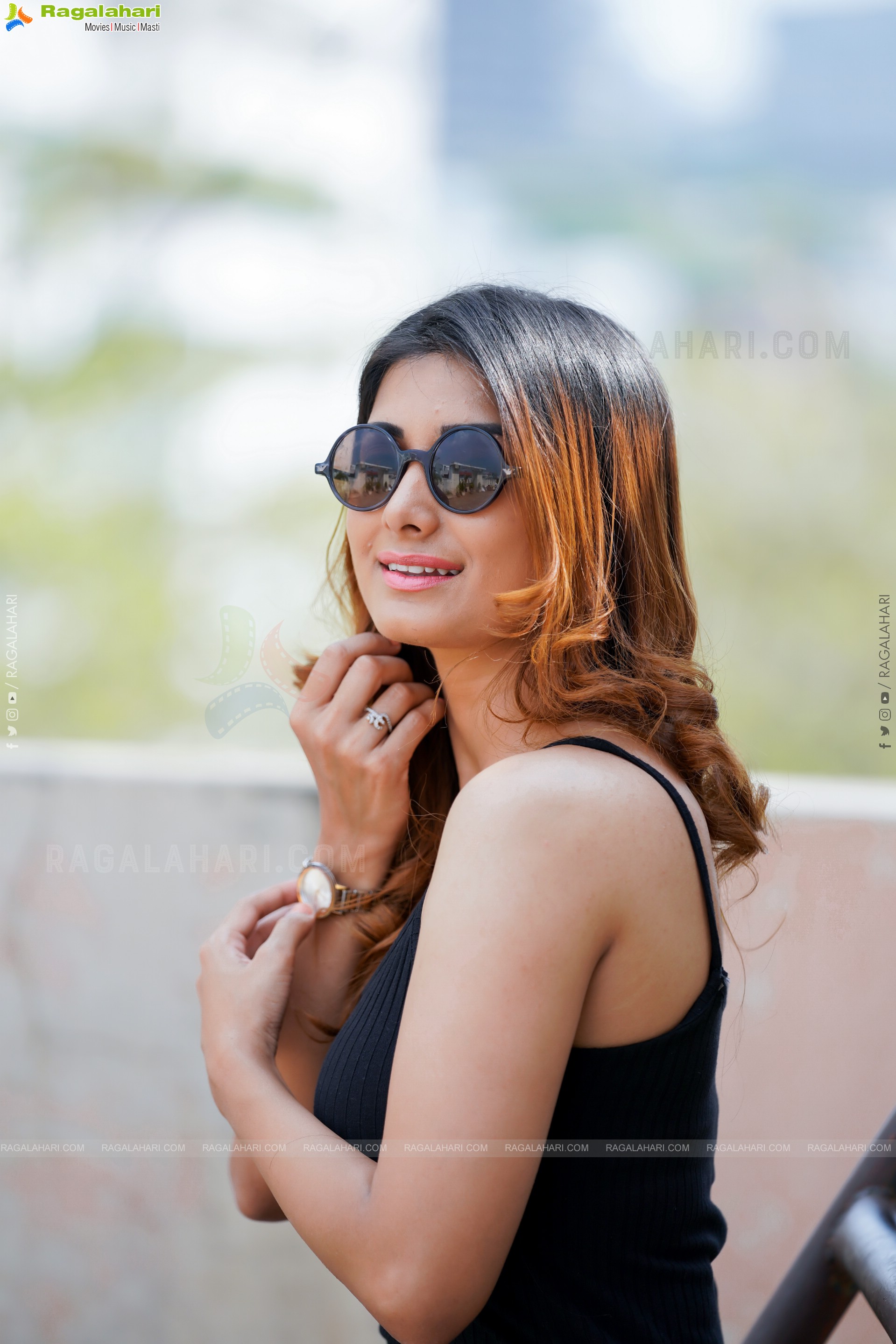 Kanika Wadhwa Exclusive Photoshoot, HD Gallery