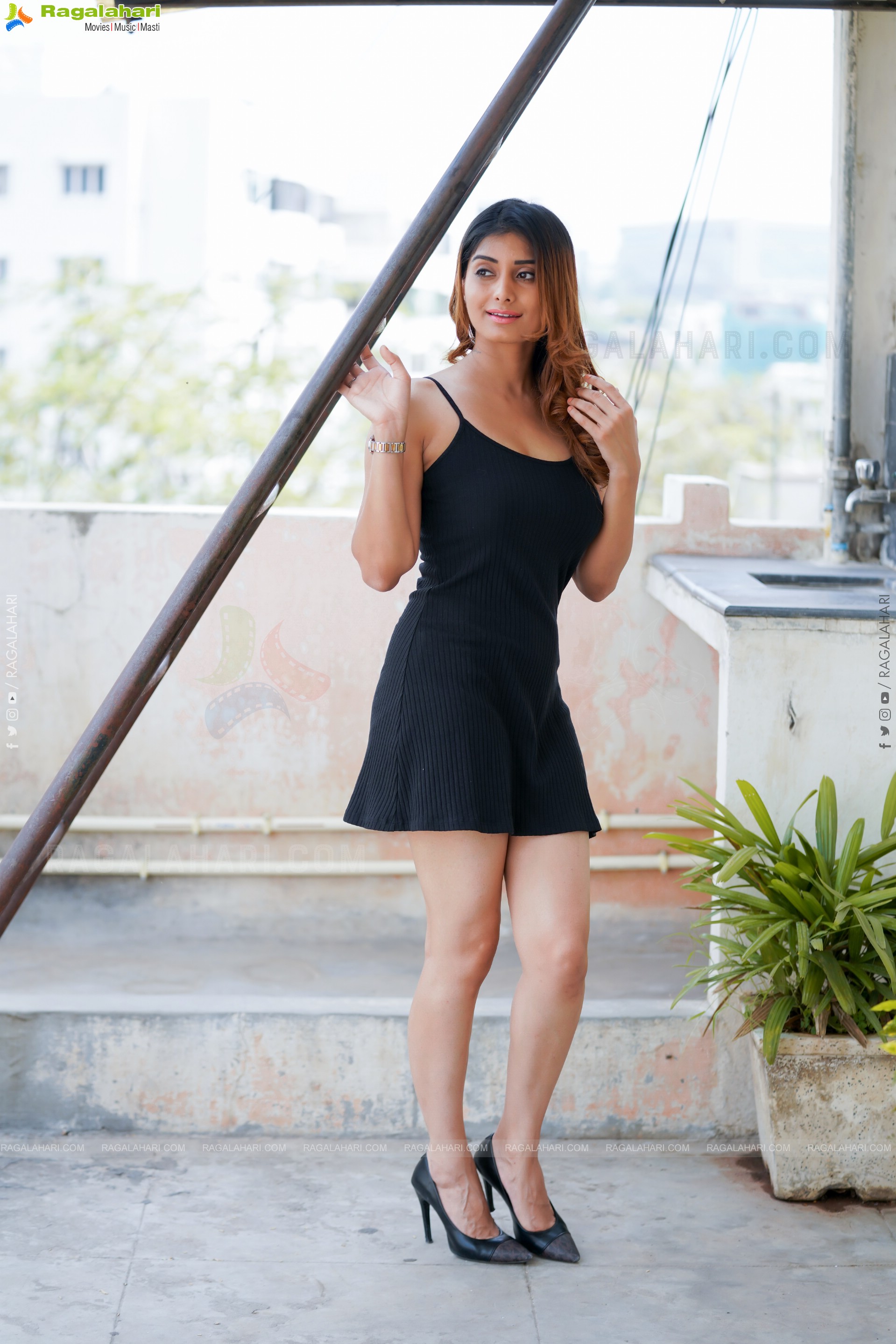 Kanika Wadhwa Exclusive Photoshoot, HD Gallery